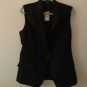 Sleeveless Blazer